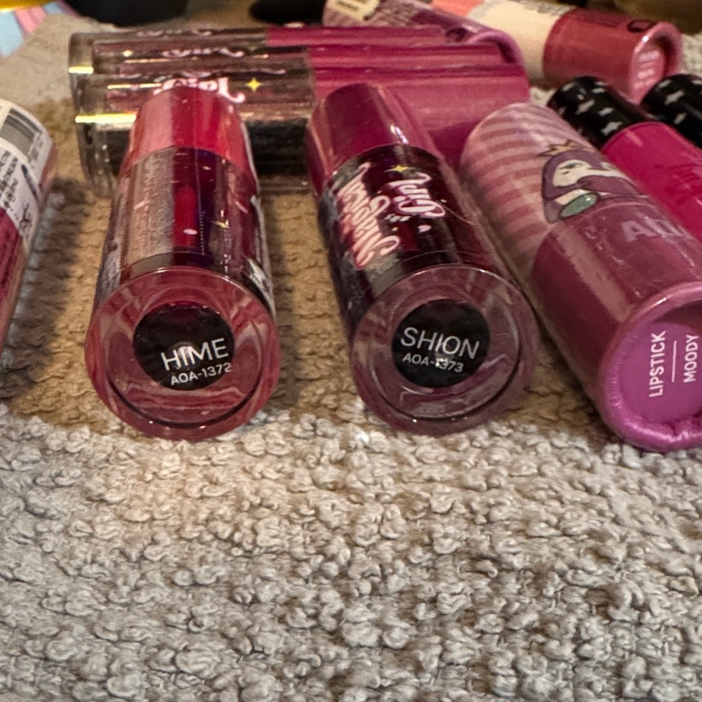 Colorful Lip Gloss Collection - Picture 3 of 5